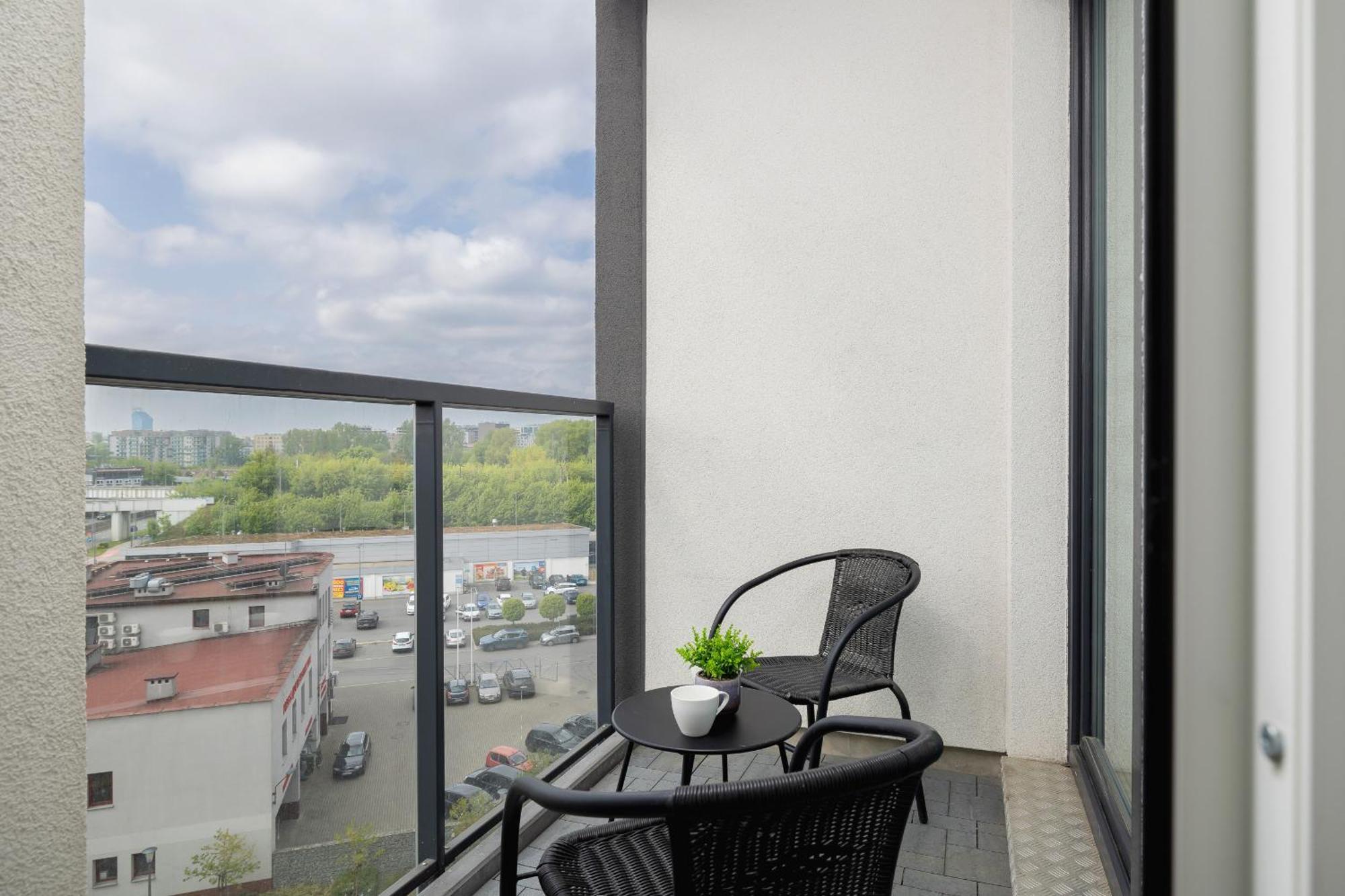 Mogilska With Parking Near Tauron Arena By Renters Apartmán *