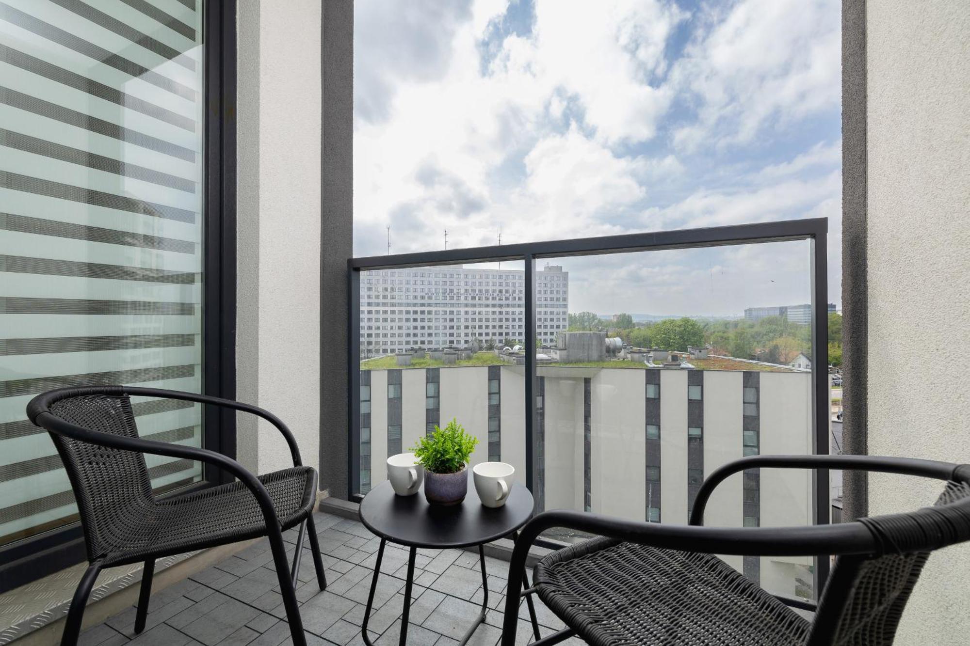 Mogilska With Parking Near Tauron Arena By Renters Apartmán